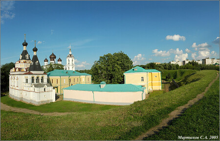 Дмитровский кремль - панорама с насыпи