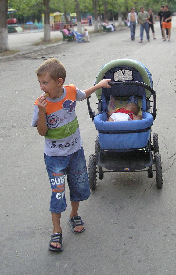 Нянь