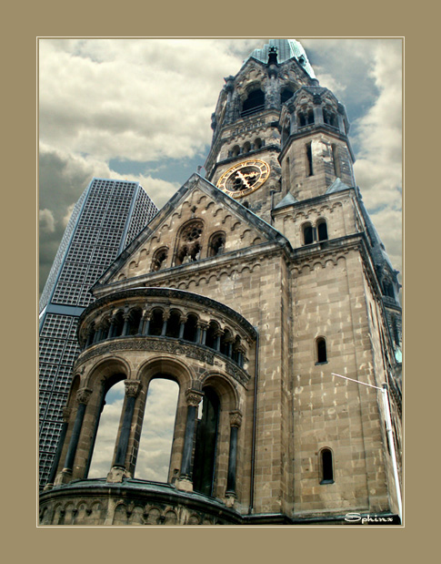 Берлин. Разрушенная церковь Gedachtniskirche 