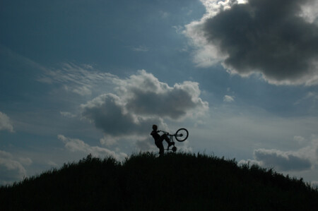 девочка на шаре