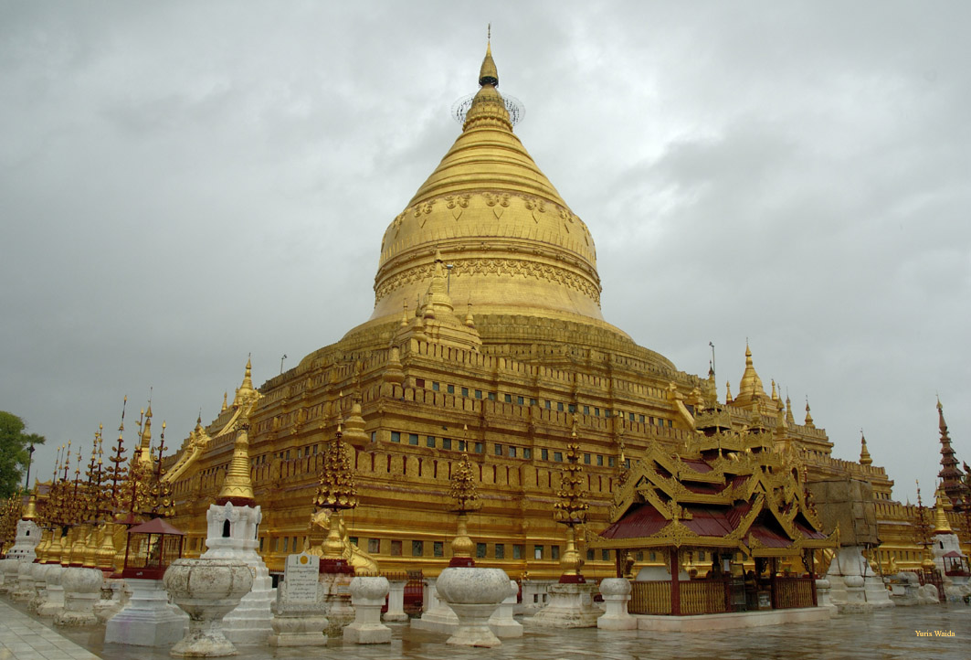 Shwezigon Paya Zedi