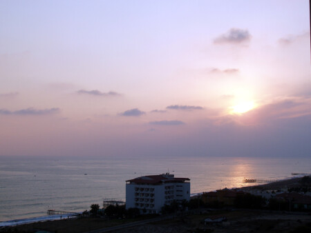 Берег на закате