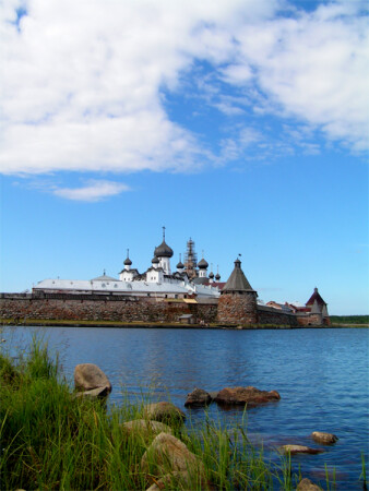 Монастырь на озере святом