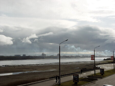 на границе тучи ходят хмуро...