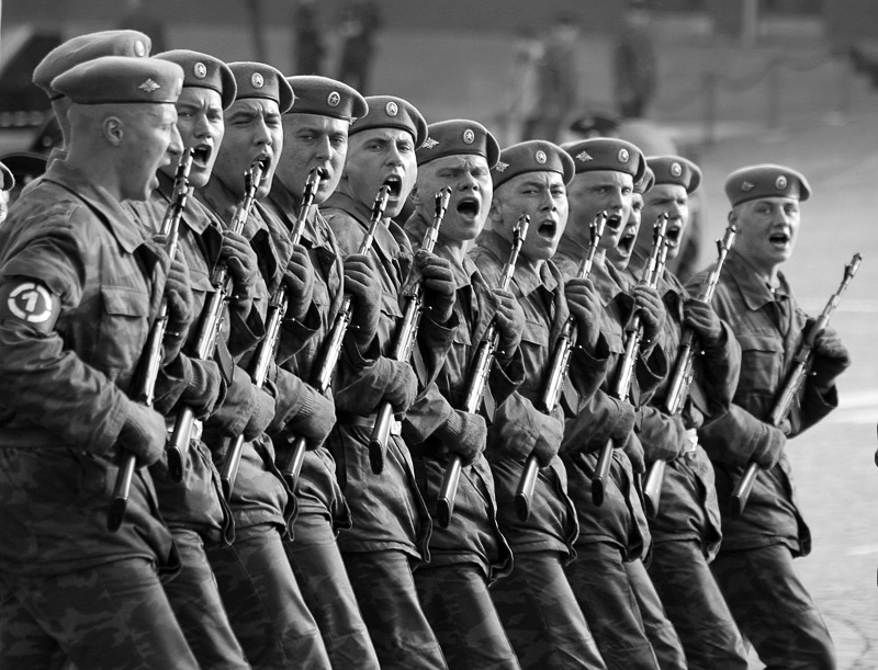 ...и в воздух чепчики летели...