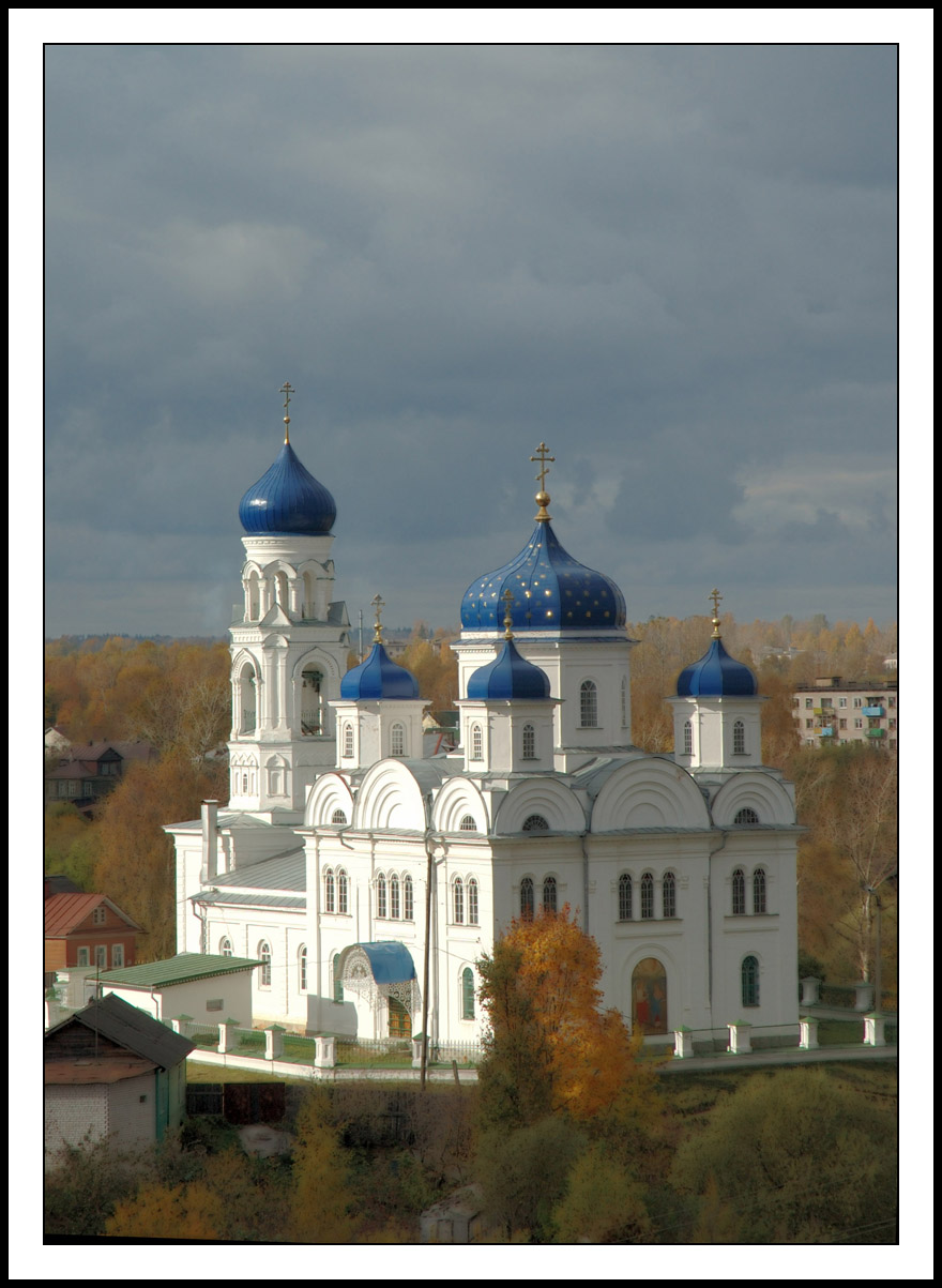 Мне грустно и легко, печаль моя светла ...
