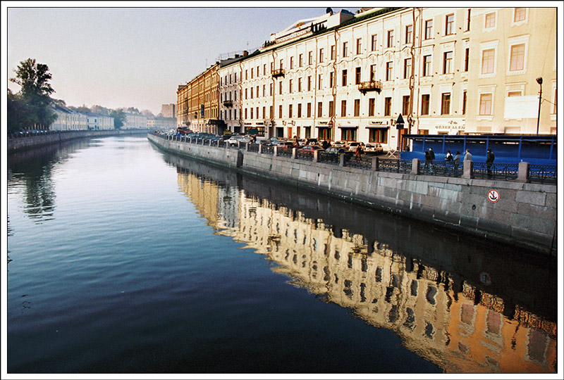 Рано утром, на Невском