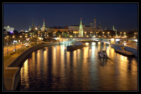 Вечерняя Москва...