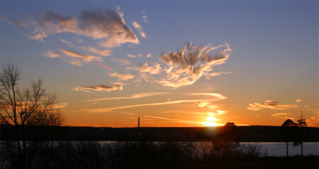 Закат на пруду.