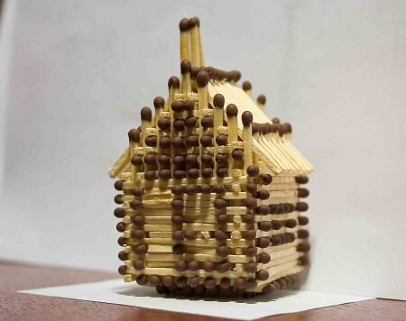 И ни капли клея