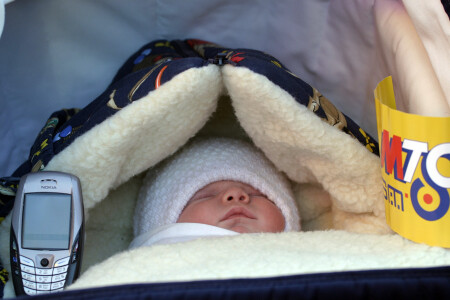 Первый ребенок, родившийся от МОБИЛЬНОЙ связи!