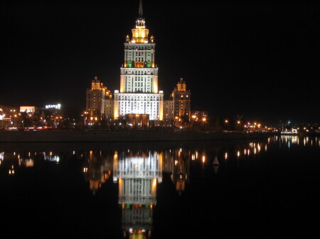 огни ночной Москвы