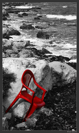 А море скучает без шумных кампаний...