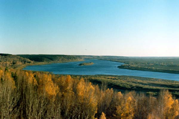 Солнечный осенний День на реке Томи