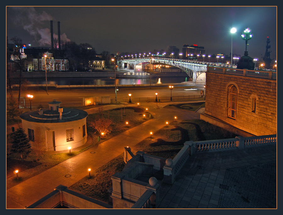 Ночь у Патриаршего моста