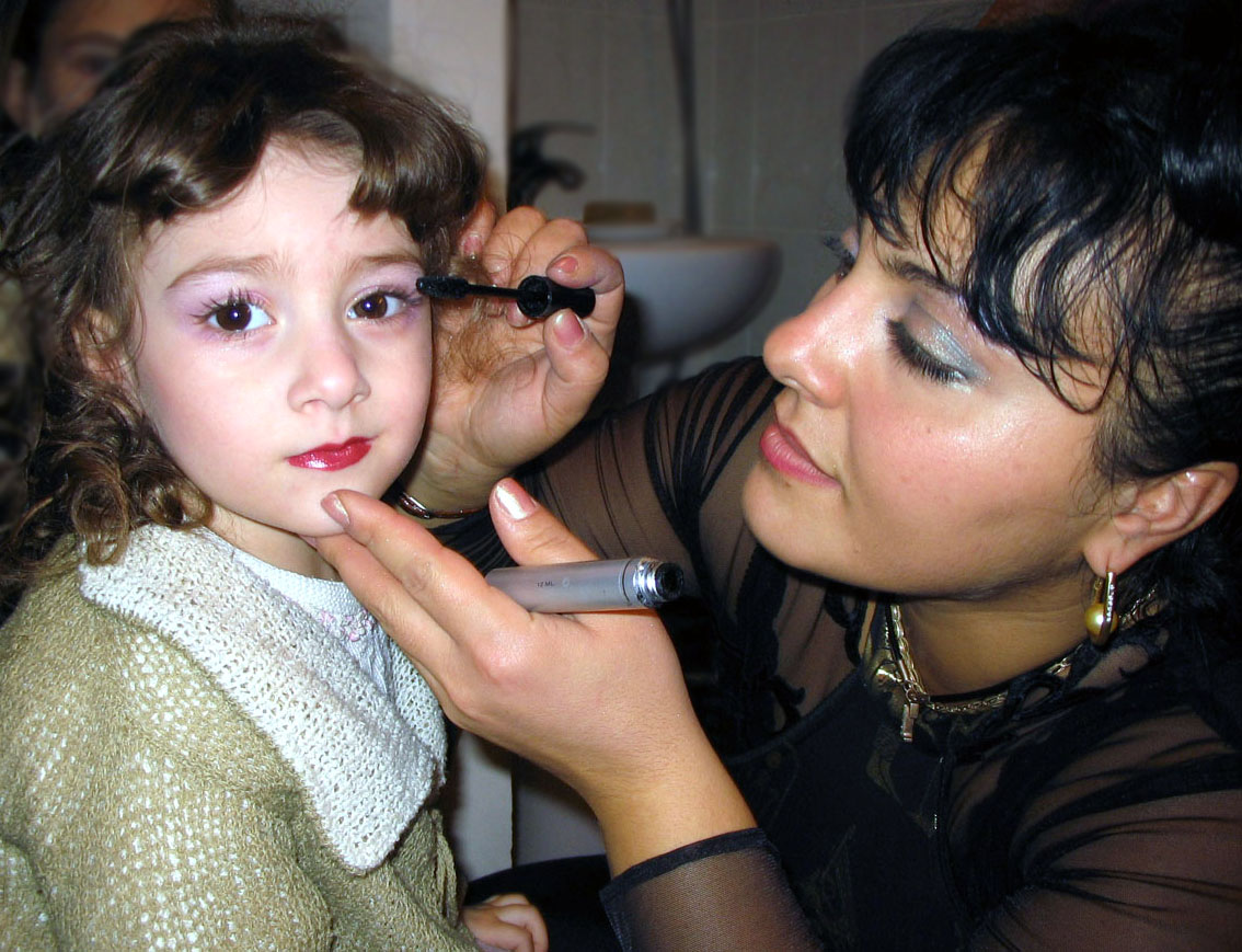 MAKEUP