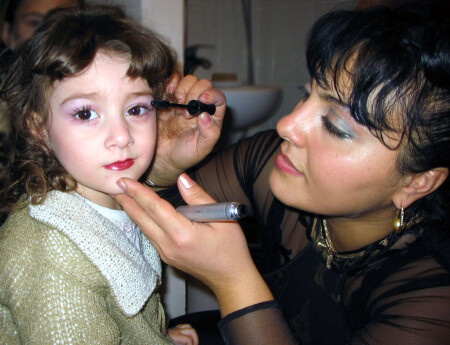 MAKEUP