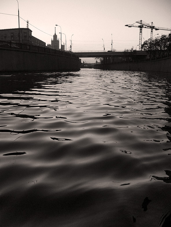 вода