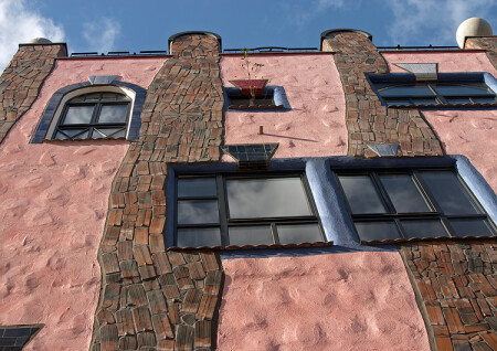 Дом, который построил Hundertwasser