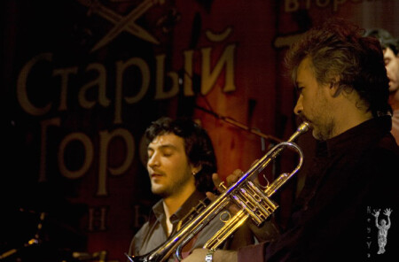 "Jazz в старом городе" - он успокаивает...