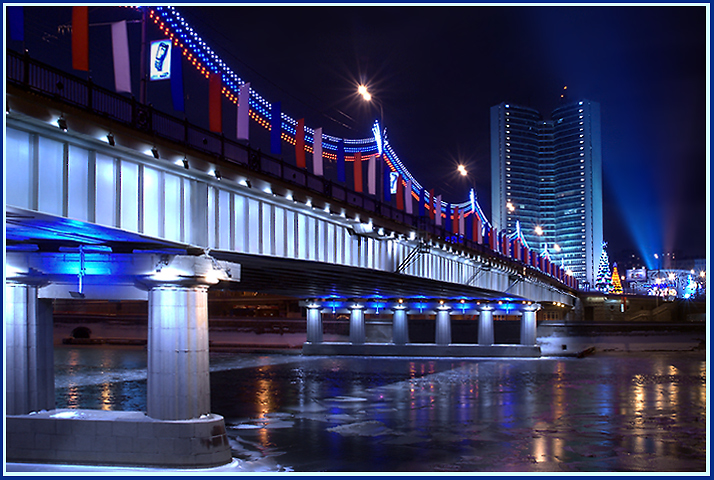 Новый год шагает по Москве