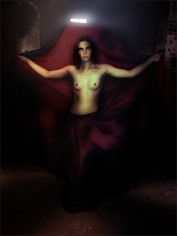 Gloom Queen