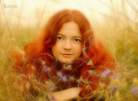 Заря заряница, красная девица, по полю гуляла...