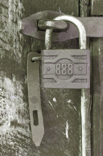 888
