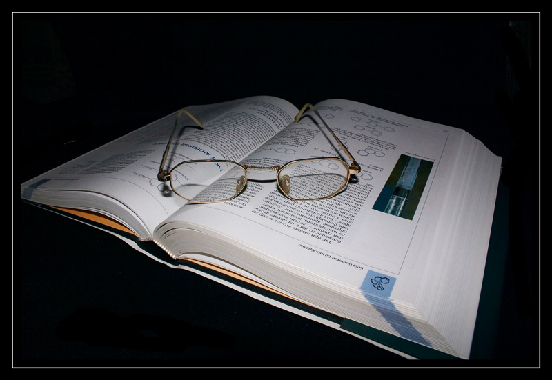 Человек - открытая книга, но не каждый может ее прочесть.
