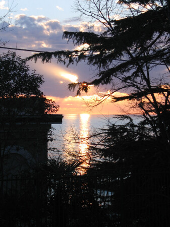 Вечер и море