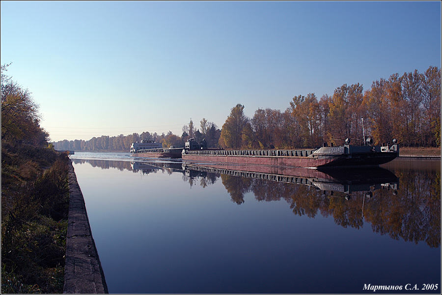 Взрезая водную гладь