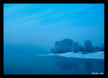 между небом и водой