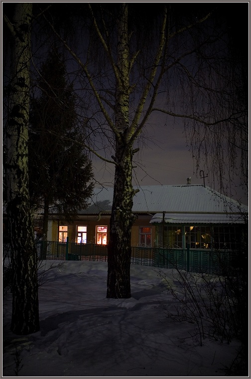 морозные окна и свет луны...