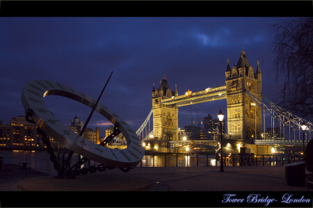 Tower Bridge-London 2006