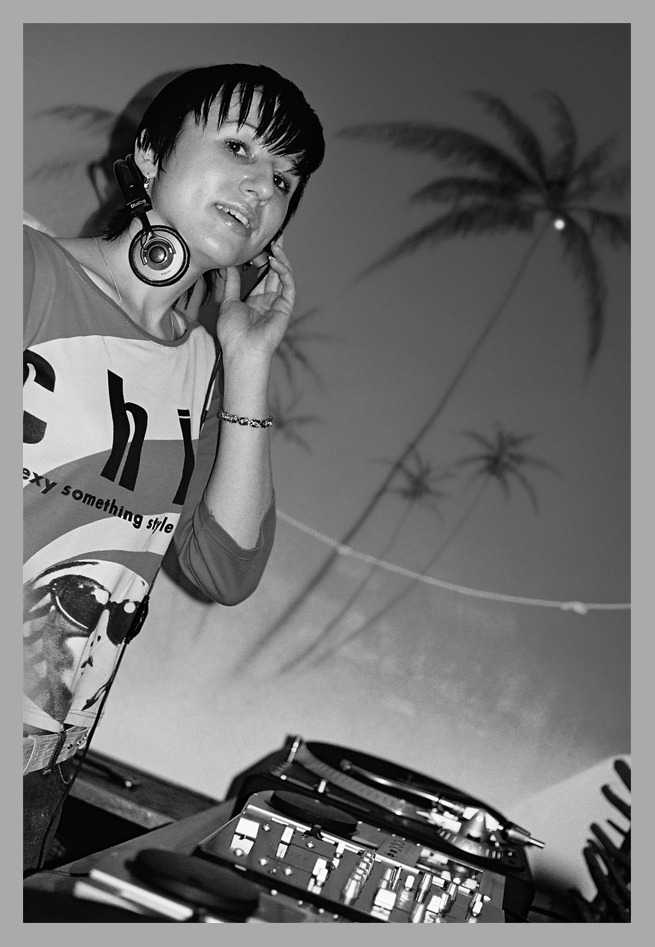DJ