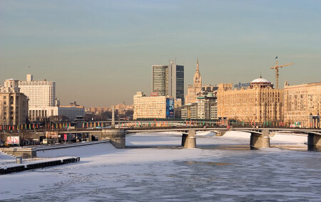 Пришла весна, просыпайся Москва!