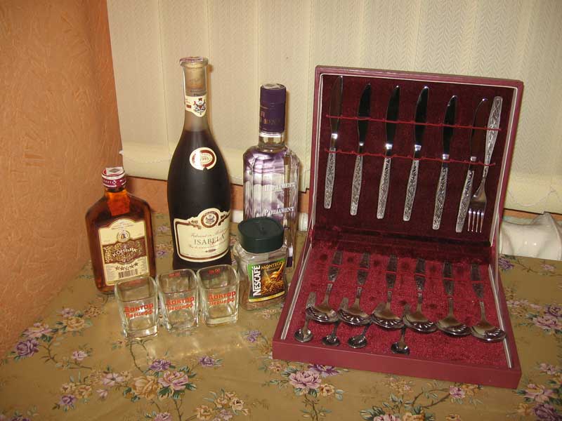А теперь все за стол