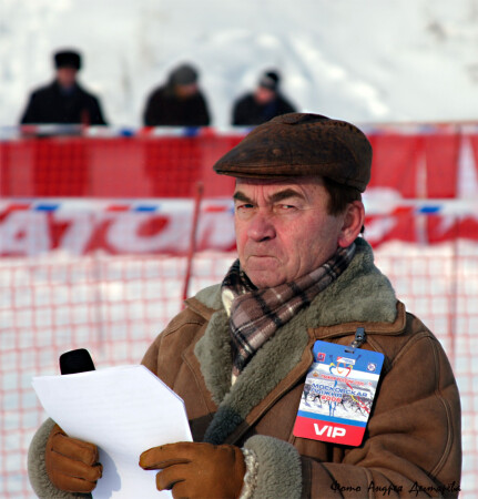 Комментатор!