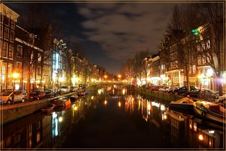 Amsterdam: Between redlights and marijuana