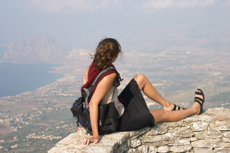 Где-то там Этна....