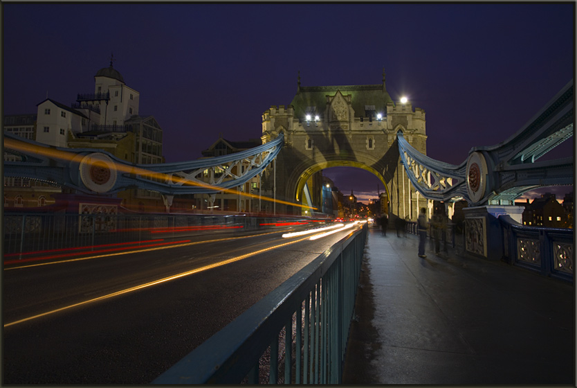 TOWER BRIGDE-LONDON 2006 (3)