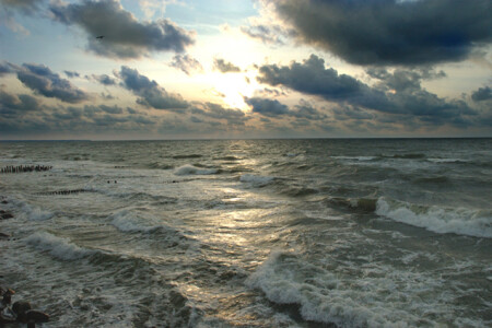 Закат над морем