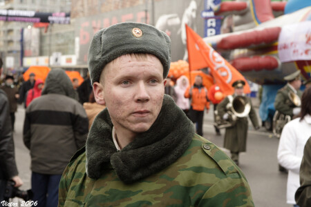 Солдат на параде