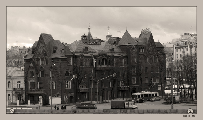 Дом с осетрами