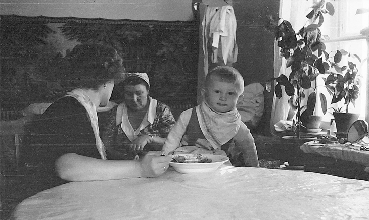 Семейный портрет в интерьере 1961 года