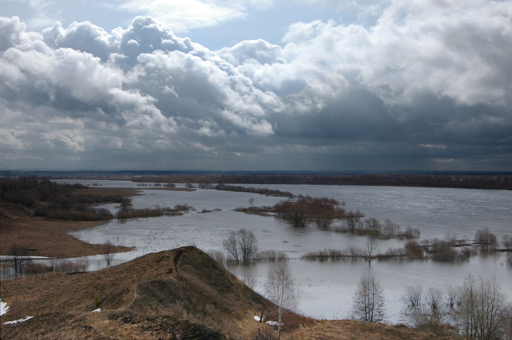 Дождь за рекою