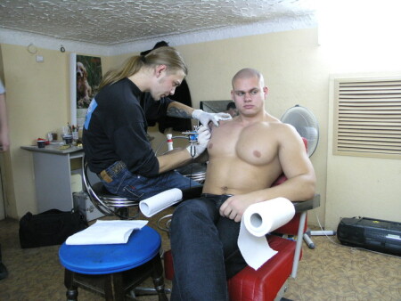 Холст и художник