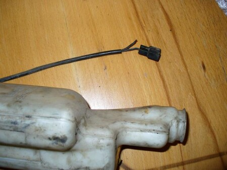 Обрыв провода бачка антифриза