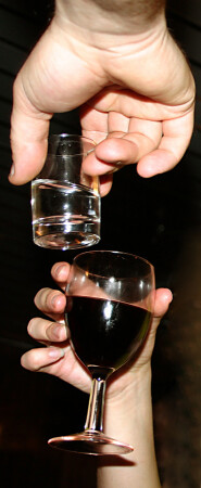 Это моя рука, это - его рука...