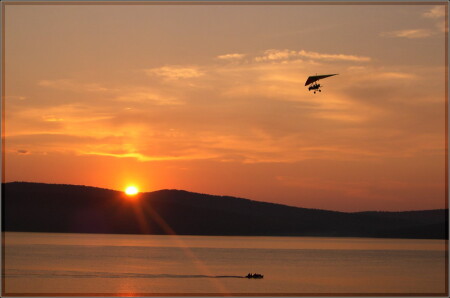 Трое на закате